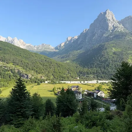 Skender Selimaj Pensión 3*